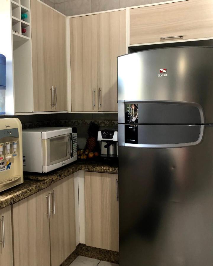 Quarto Privado Em Residencia No Coracao De Foz - Casa E Banheiro Compartilhado Foz do Iguacu Bagian luar foto